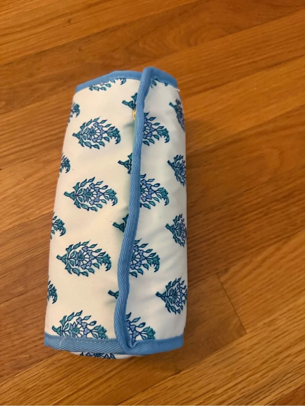Roller Rabbit Teal and Light Blue Roll-Up Jewelry Pouch